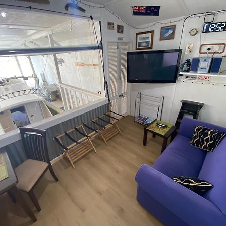 Ferienwohnung On The Water Boat House Whangarei Exterior foto