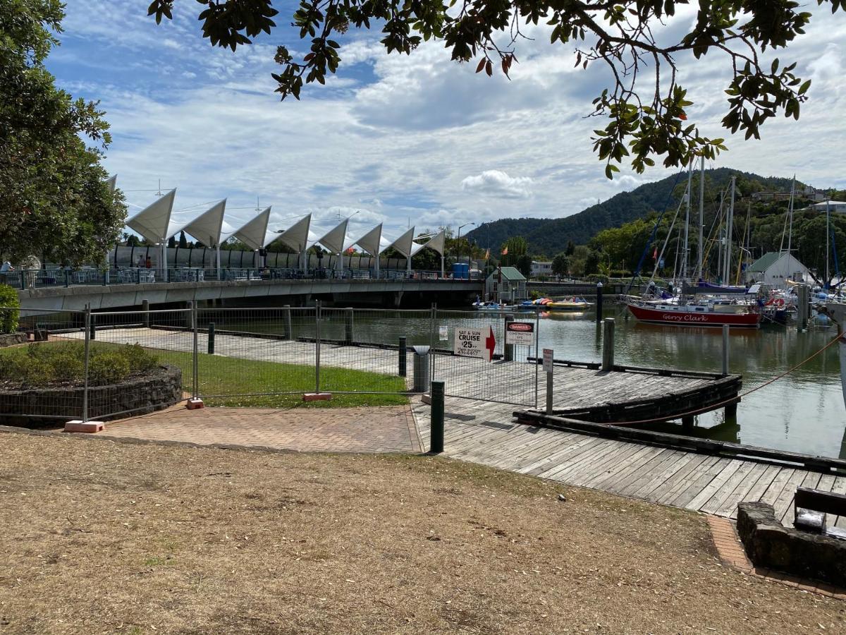 Ferienwohnung On The Water Boat House Whangarei Exterior foto