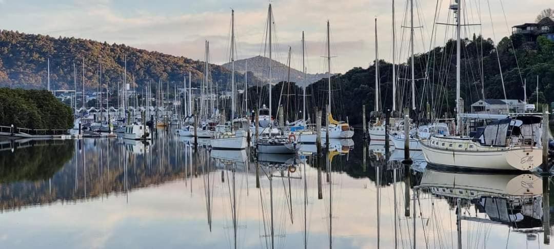 Ferienwohnung On The Water Boat House Whangarei Exterior foto