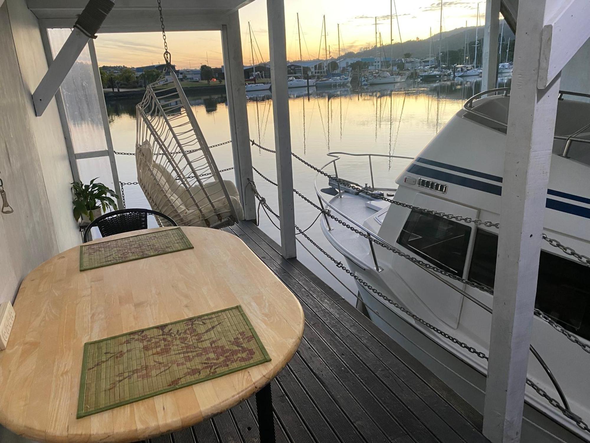Ferienwohnung On The Water Boat House Whangarei Exterior foto